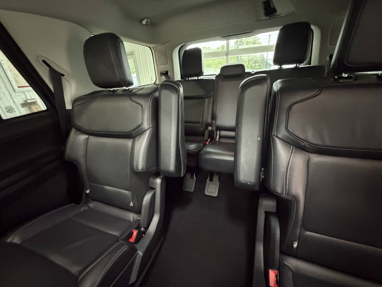 Used 2025 Ford Expedition Platinum AWD/4WD image 28