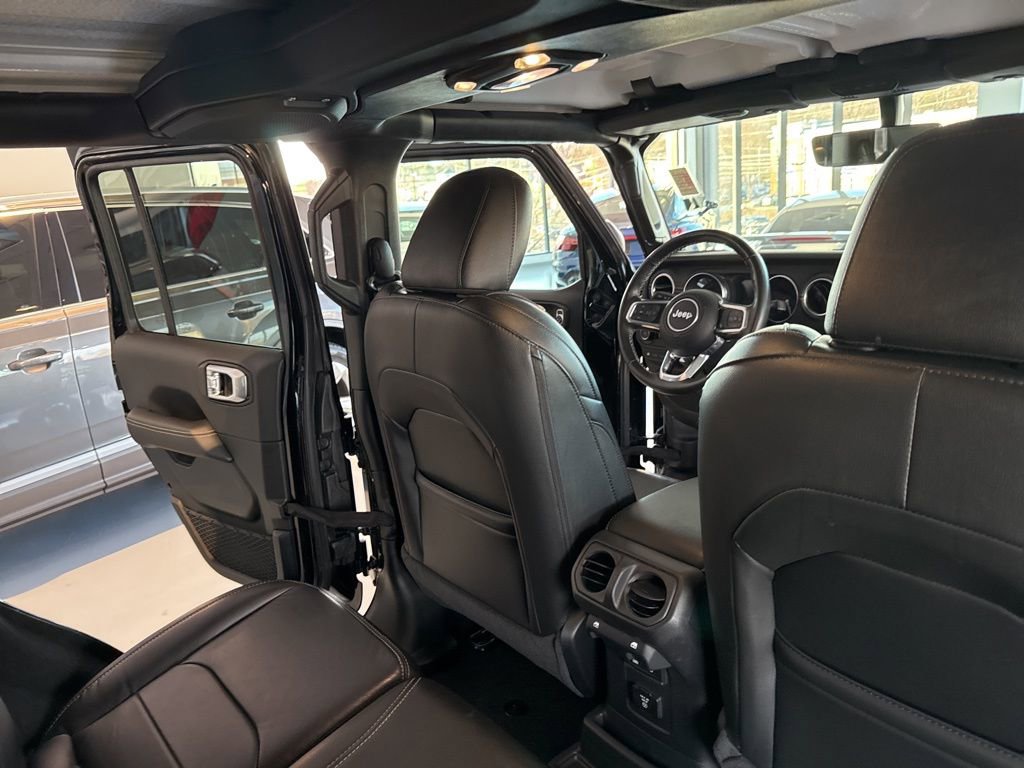 Used 2022 Jeep Wrangler Unlimited Sahara w/ Cold Weather Group image 30
