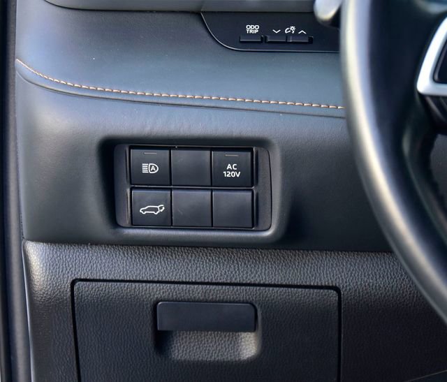 Used 2023 Toyota Highlander Bronze Edition image 30