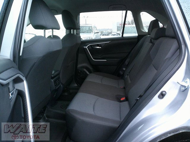 Used 2025 Toyota RAV4 XLE image 22