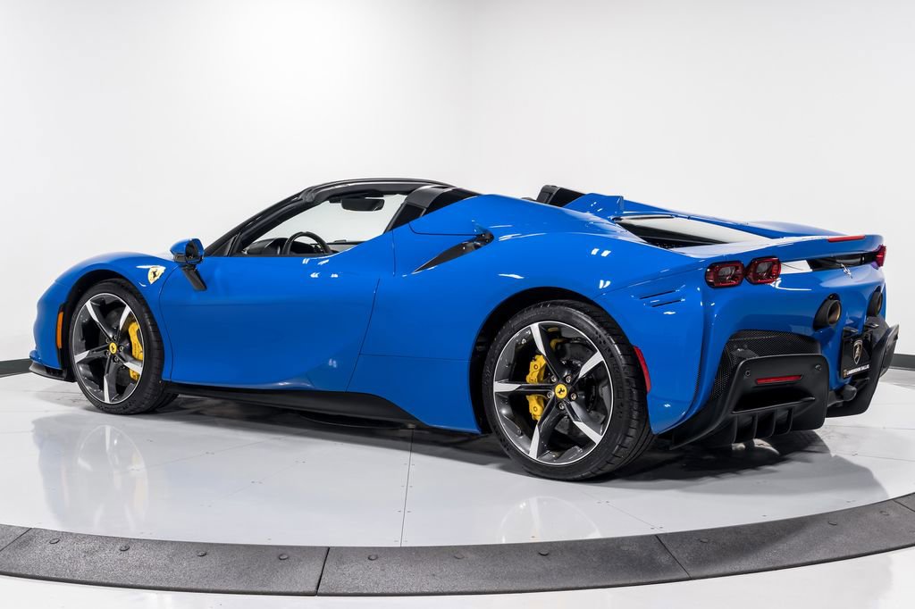 Used 2024 Ferrari SF90 Spider image 5