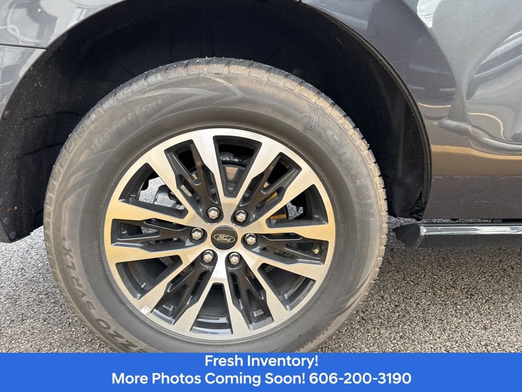 Used 2025 Ford Expedition Platinum image 5