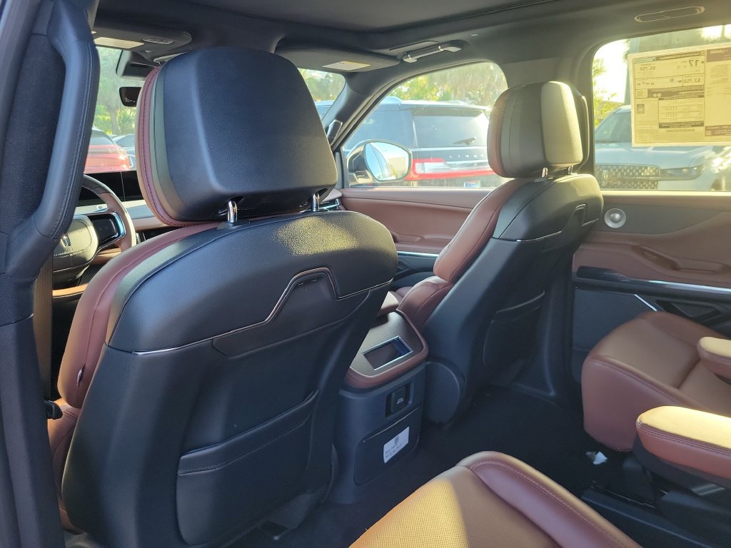 New 2027 Lincoln Navigator L Reserve AWD/4WD image 15