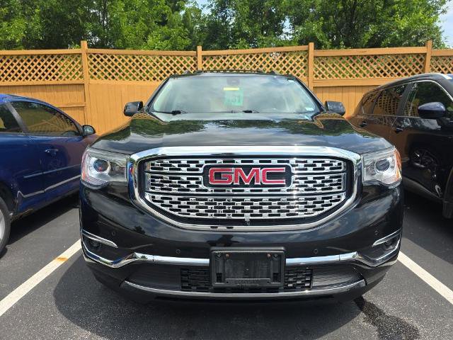 Used 2017 GMC Acadia Denali w/ Technology Package AWD/4WD image 2