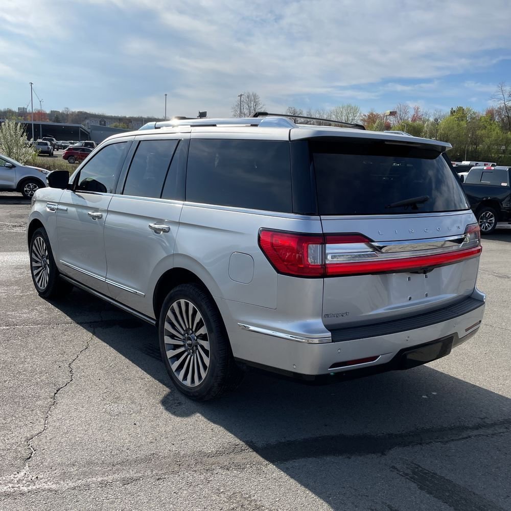 Used 2019 Lincoln Navigator Reserve w/ Cargo Package AWD/4WD image 4