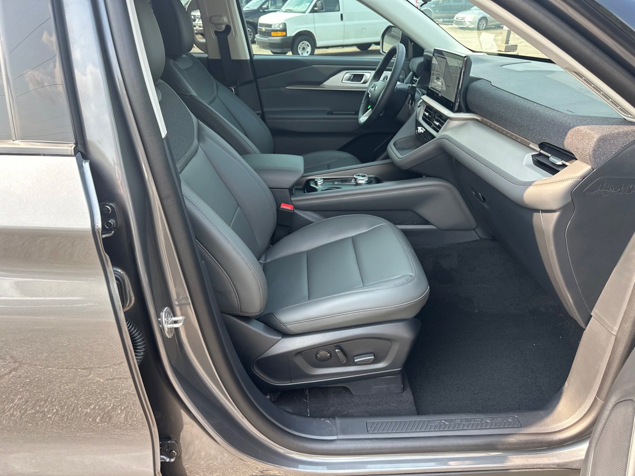 New 2026 Ford Explorer Active w/ Active Comfort Package RWD image 13