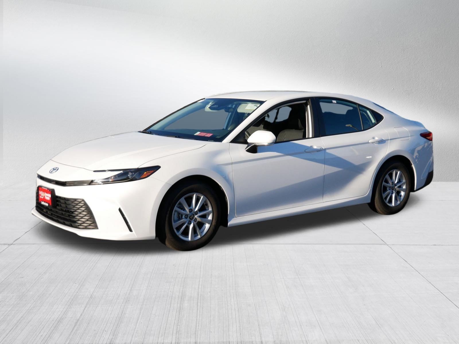 Used 2026 Toyota Camry LE FWD image 4
