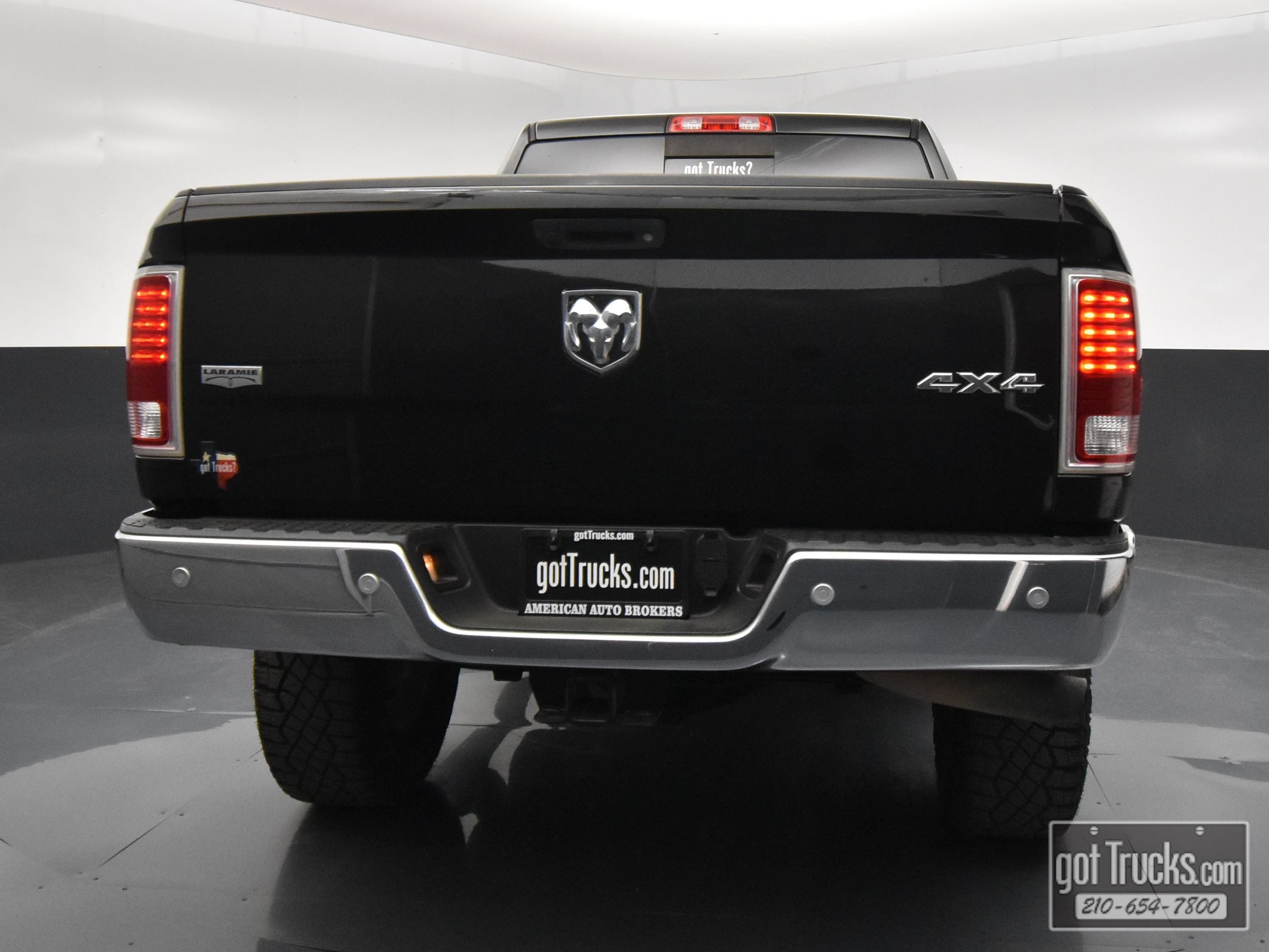 Used 2018 RAM 2500 Laramie w/ Off Road Package AWD/4WD image 6