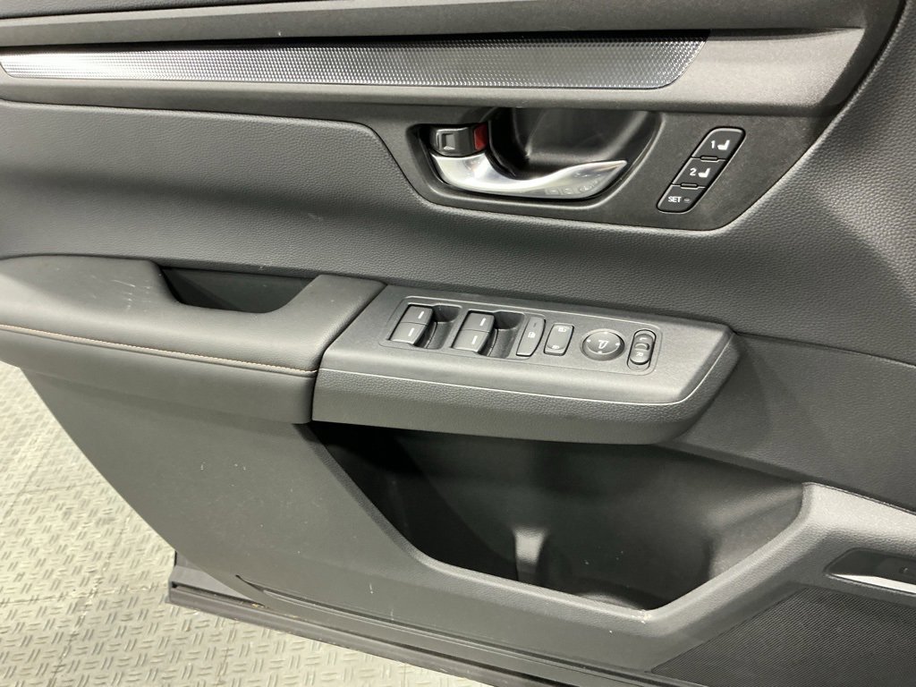 Used 2025 Honda CR-V Sport-L image 17
