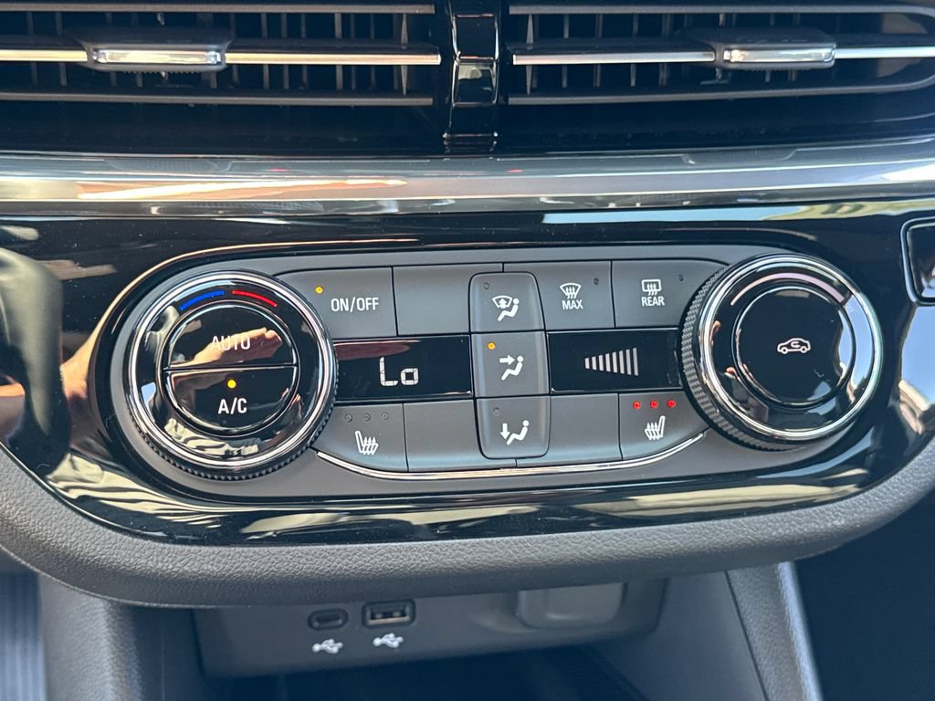 New 2026 Buick Envista Sport Touring w/ Convenience I Package FWD image 18