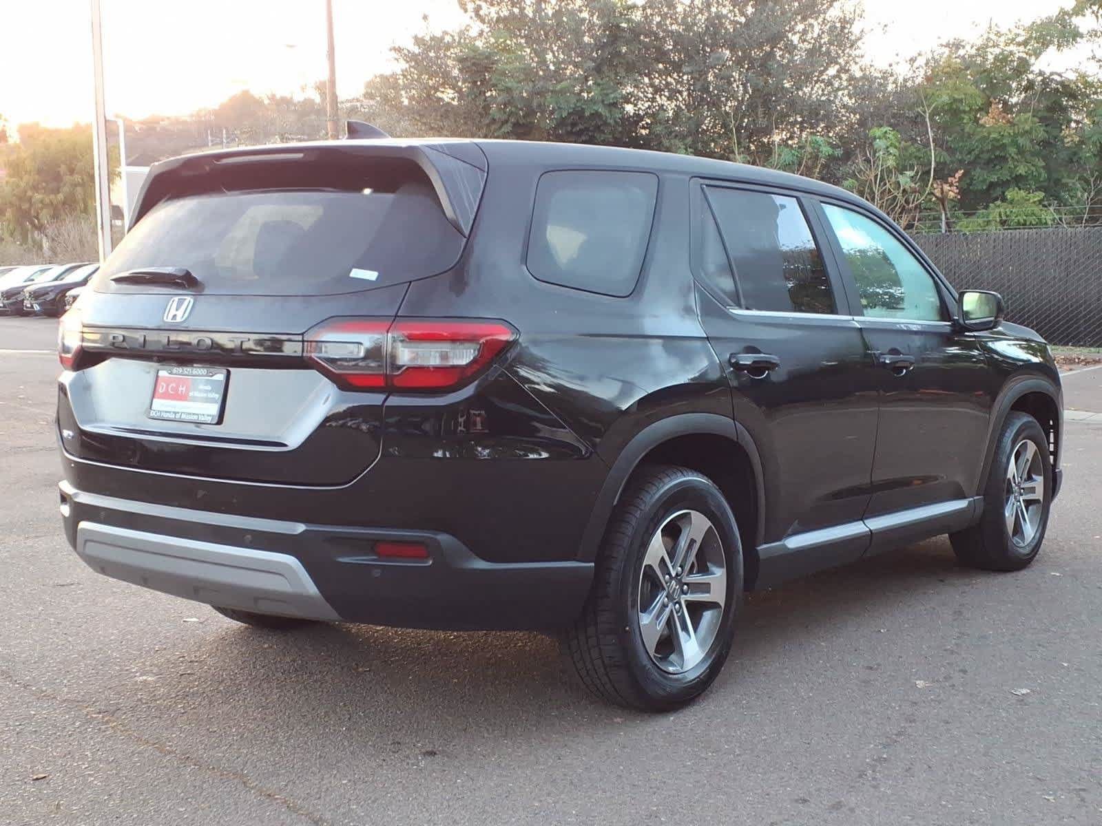 Used 2025 Honda Pilot EX-L image 4