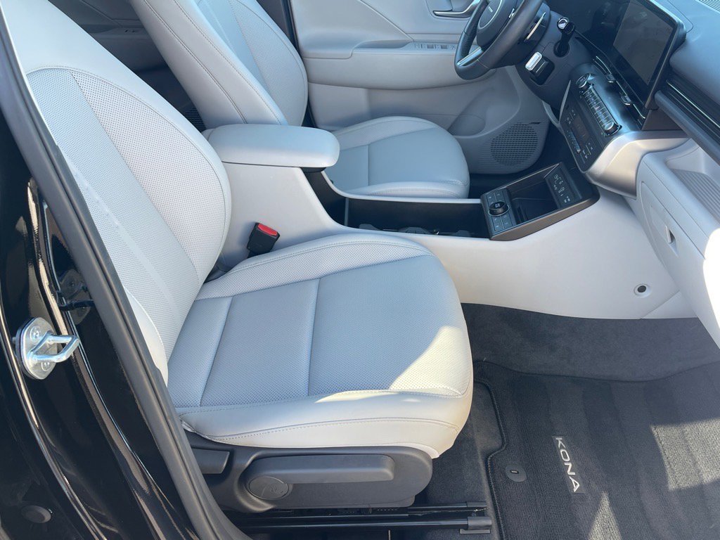 Used 2024 Hyundai Kona Limited image 19