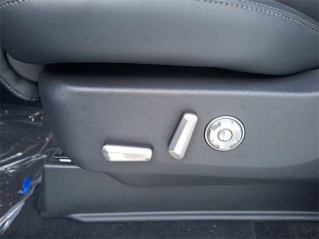 New 2025 Lincoln Navigator Reserve image 16