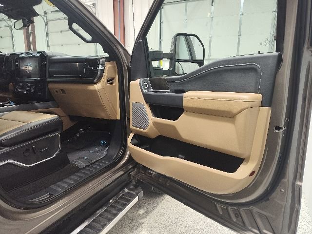 Used 2023 Ford F350 Lariat w/ Chrome Package AWD/4WD image 11