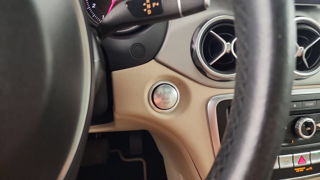 Used 2018 Mercedes-Benz GLA 250 4MATIC image 18