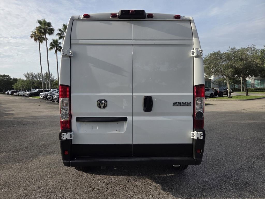 Used 2023 RAM ProMaster 2500 w/ Convenience Group FWD image 6