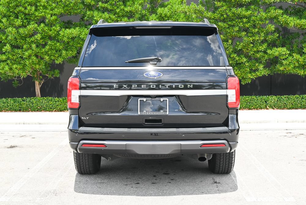 Used 2024 Ford Expedition XLT RWD image 3