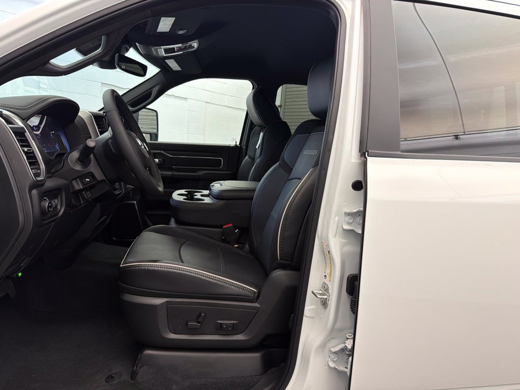 New 2026 RAM 2500 Laramie AWD/4WD image 19