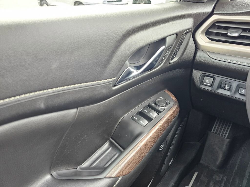 Used 2021 GMC Acadia Denali w/ GMC Pro Grade Package AWD/4WD image 29
