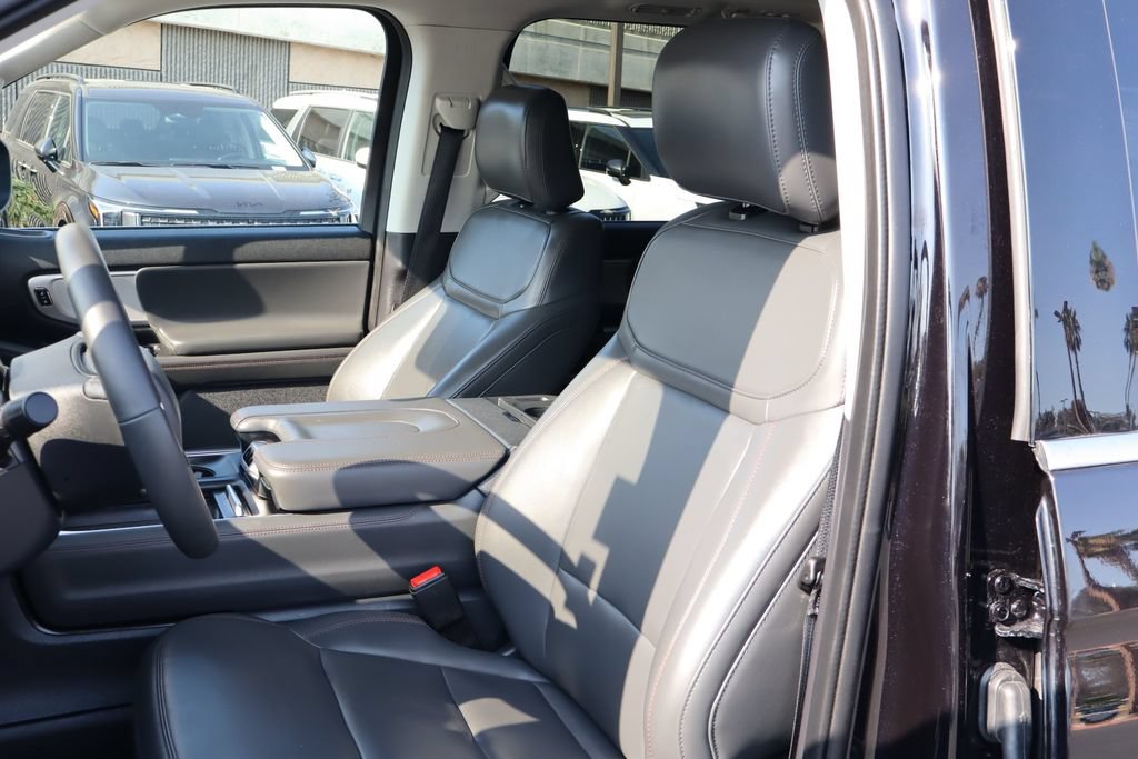 Used 2025 Ford Expedition Max Active AWD/4WD image 20