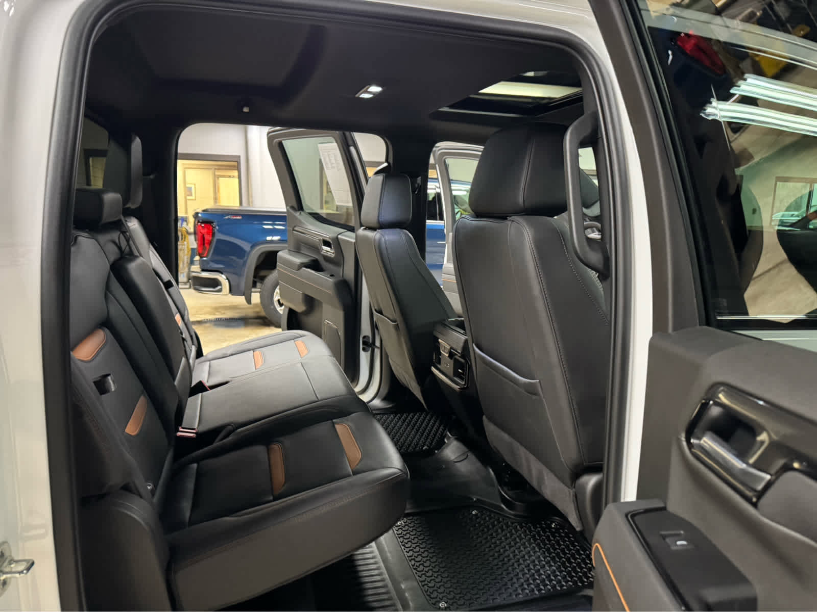 Certified 2025 GMC Sierra 1500 AT4 w/ AT4 Premium Package image 14