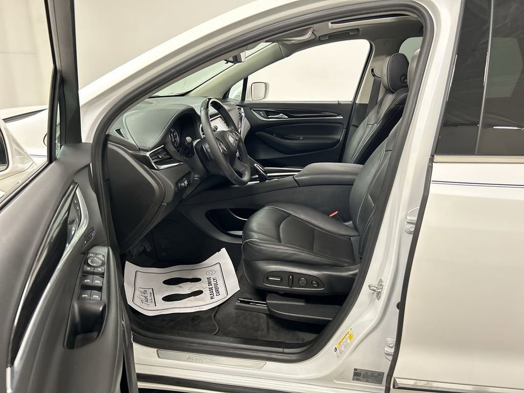 Used 2020 Buick Enclave Avenir w/ Avenir Technology Package AWD/4WD image 9