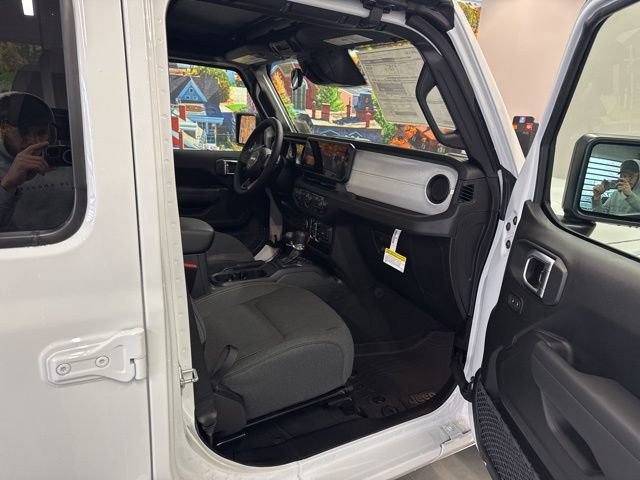 New 2026 Jeep Gladiator Sport AWD/4WD image 46