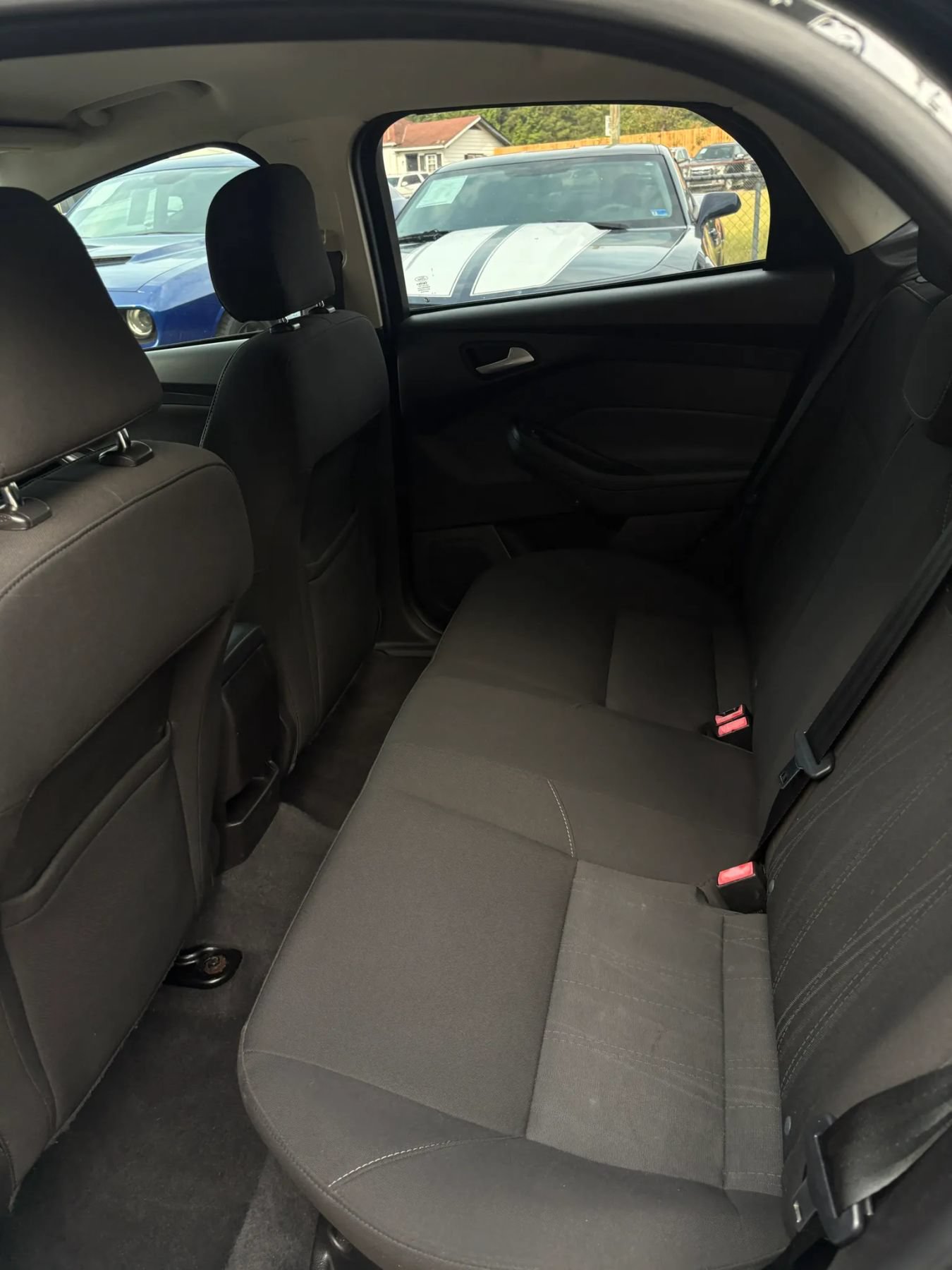 Used 2015 Ford Focus SE w/ SE Sport Package FWD image 17