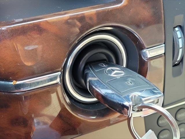 Used 2010 Mercedes-Benz GLK 350 4MATIC image 28