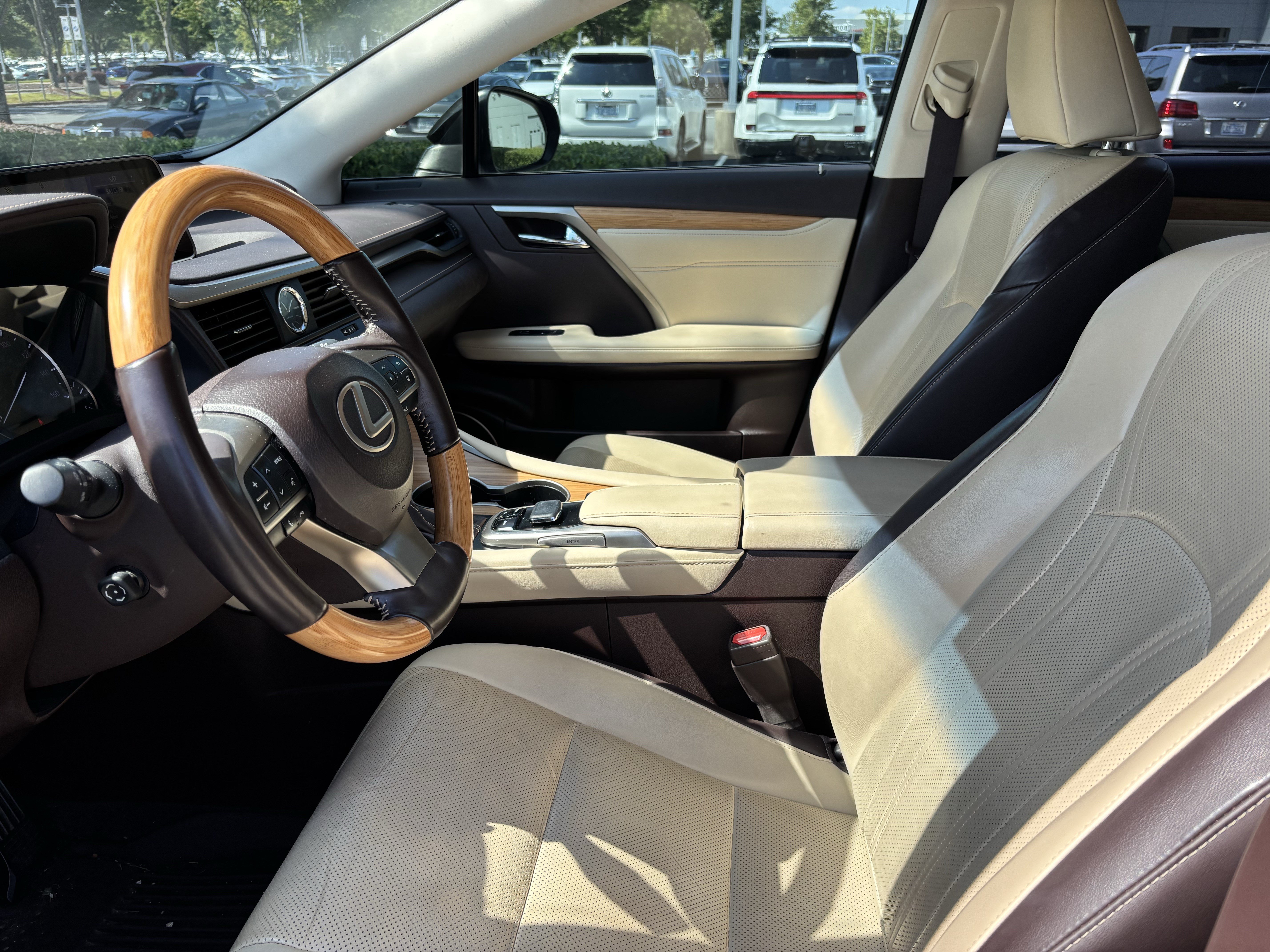 Used 2019 Lexus RX 350L AWD image 16