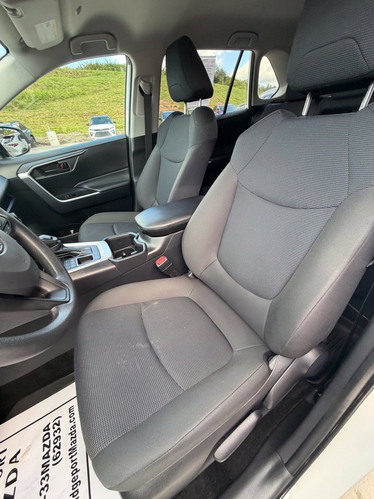 Used 2025 Toyota RAV4 LE AWD/4WD image 17