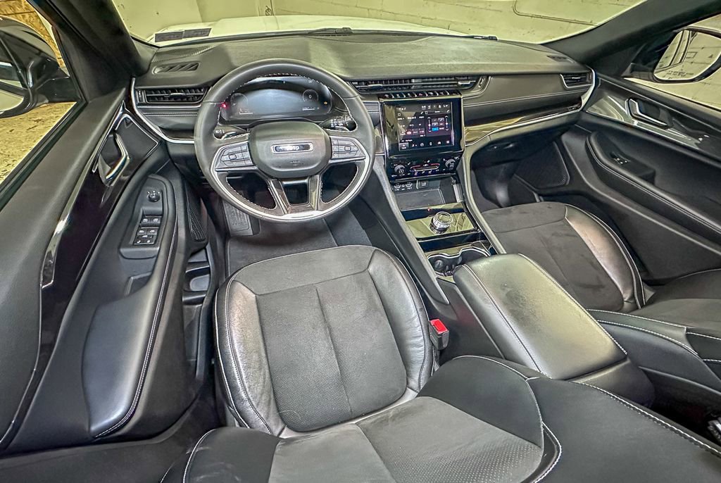 Certified 2023 Jeep Grand Cherokee Altitude image 12