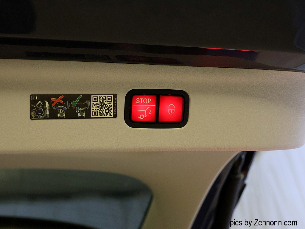 Used 2023 Mercedes-Benz EQE 350+ 4MATIC SUV w/ Exclusive Trim Package image 30