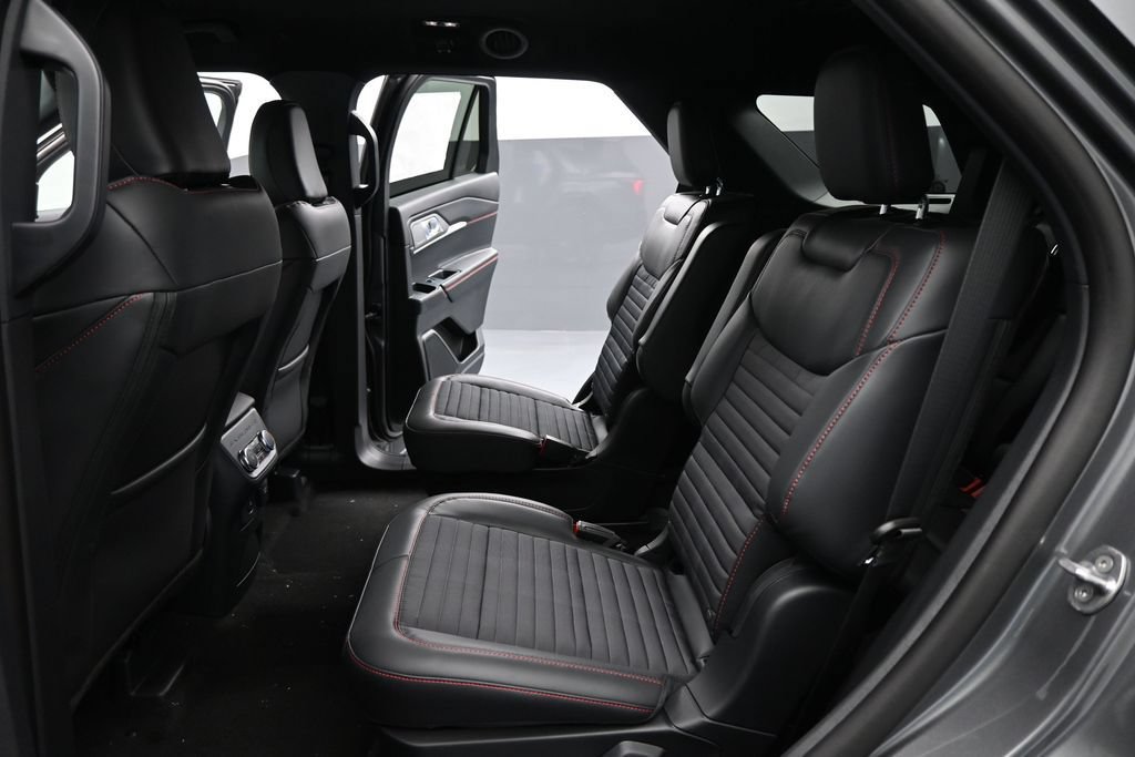 New 2026 Ford Explorer ST-Line w/ ST-Line Street Pack RWD image 18