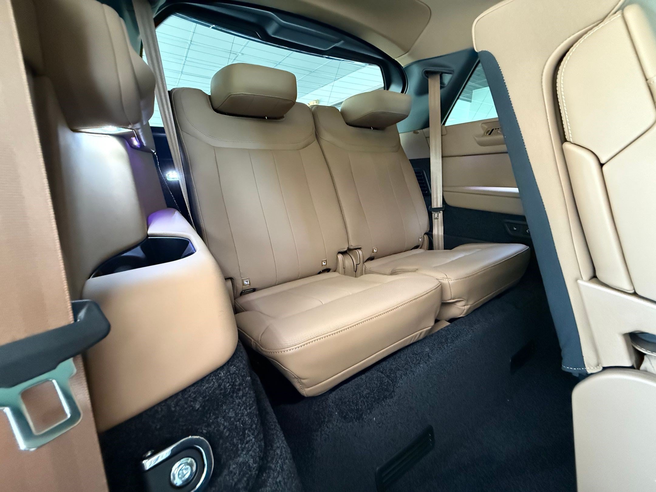 New 2026 Land Rover Range Rover Long Wheelbase SE AWD/4WD image 28