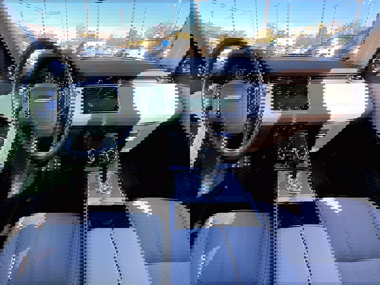 Used 2020 Land Rover Range Rover Evoque SE image 16