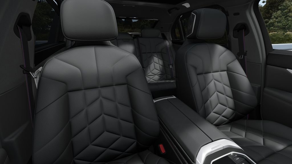 New 2026 BMW 760i xDrive w/ Executive Package image 11
