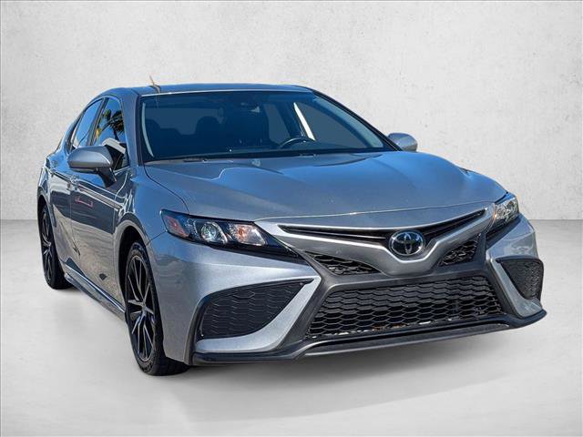 Used 2023 Toyota Camry SE image 3