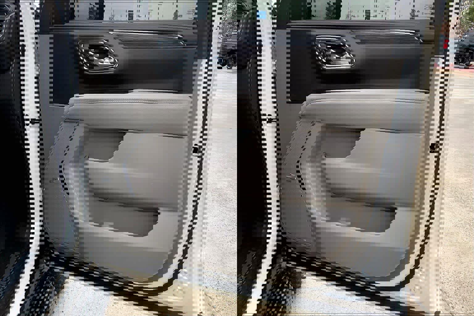 Used 2022 GMC Yukon SLT w/ SLT Premium Package image 45