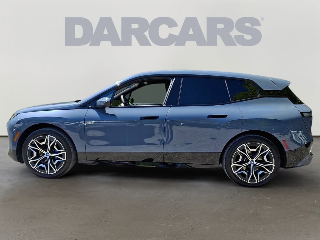 Used 2024 BMW iX xDrive50 w/ Premium Package AWD/4WD image 4