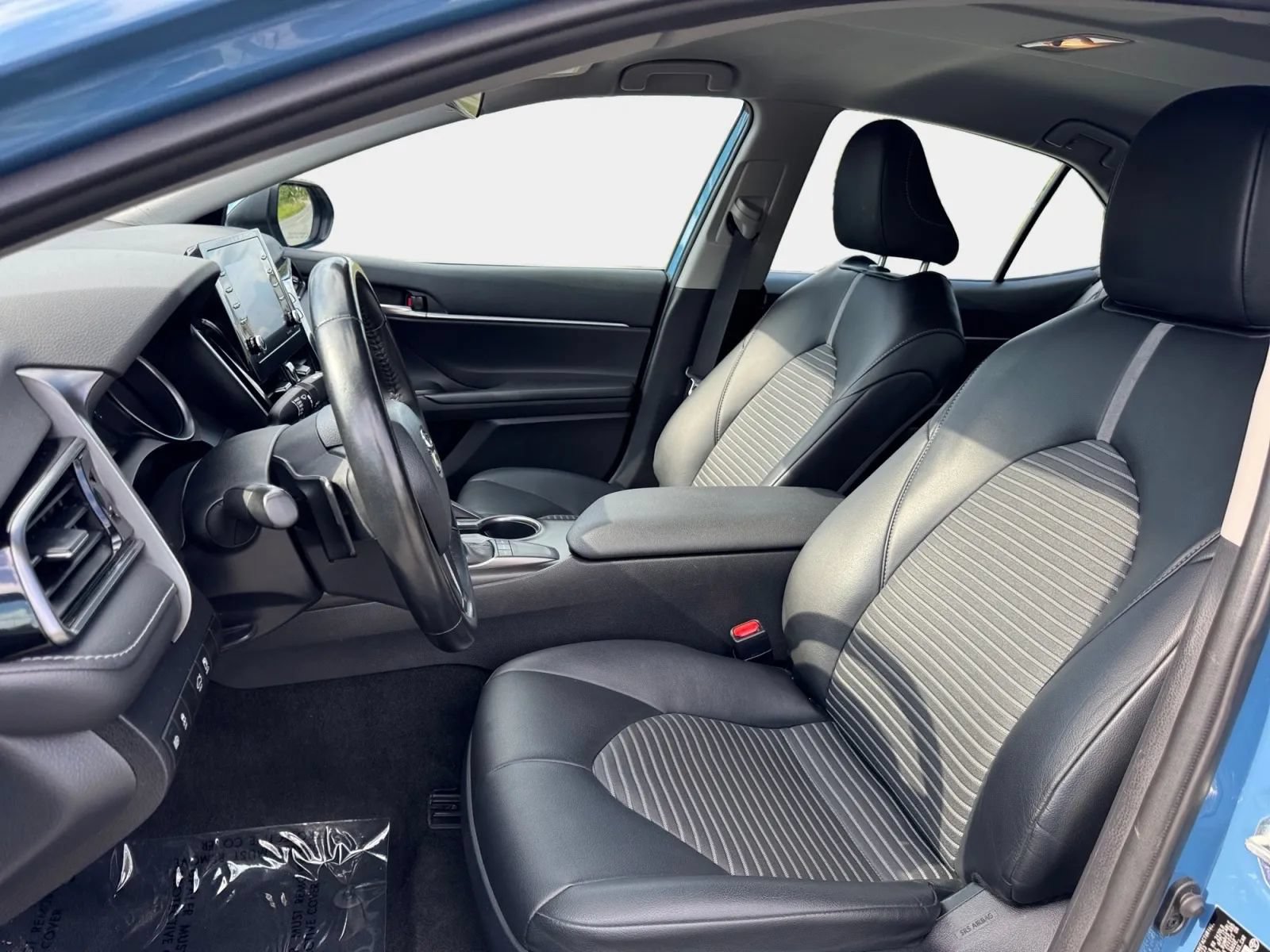 Used 2023 Toyota Camry SE FWD image 9