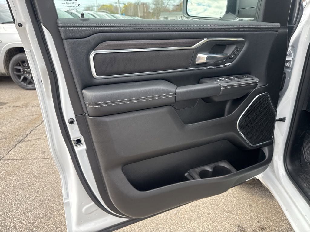 New 2026 RAM 1500 Laramie AWD/4WD image 19