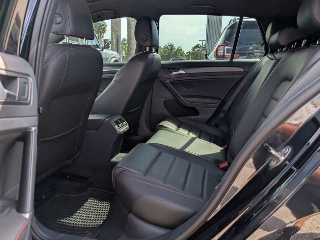 Used 2020 Volkswagen GTI SE FWD image 18