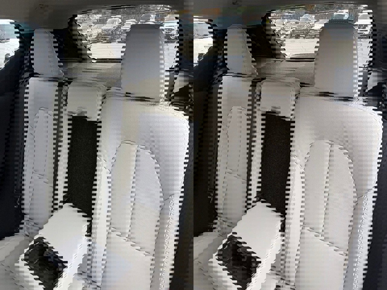 New 2026 Volvo XC40 B5 Ultra w/ Protection Package Premier image 25