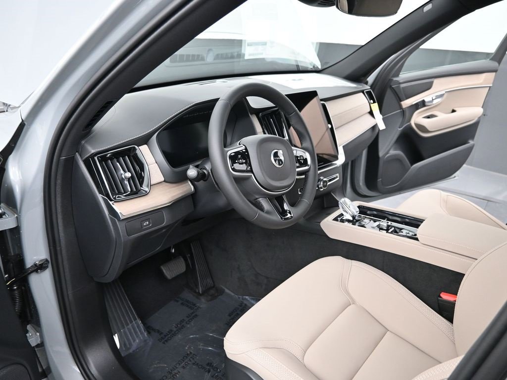 New 2026 Volvo XC90 B6 Plus w/ Protection Package Premier image 14