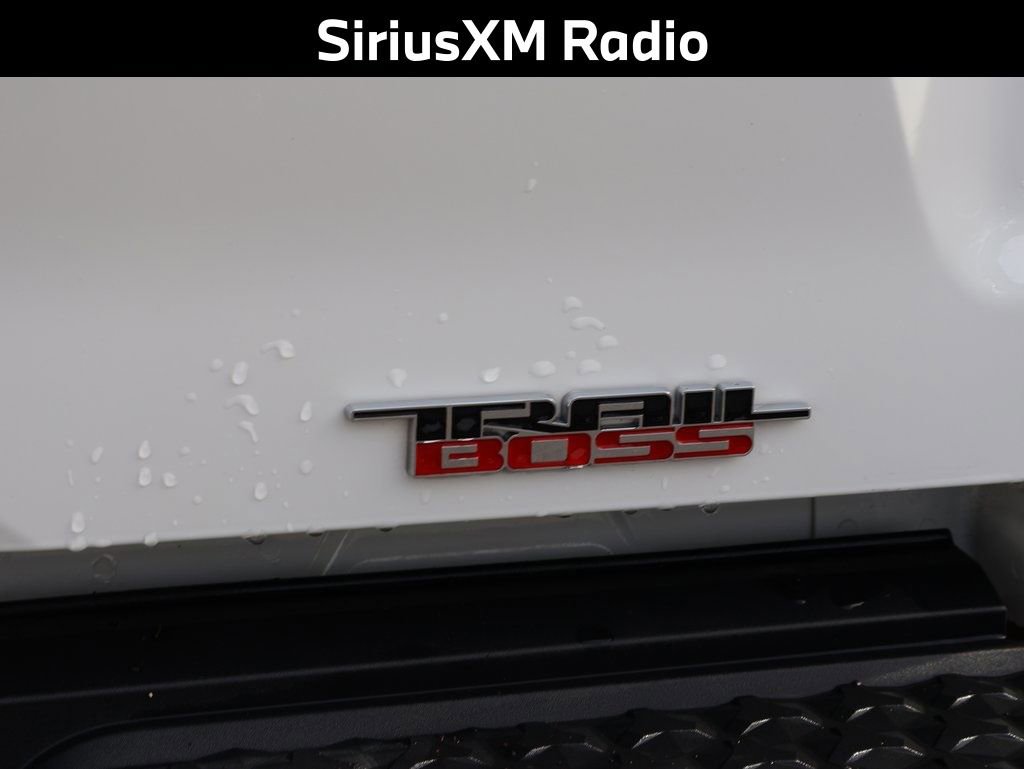 Used 2024 Chevrolet Colorado Trail Boss w/ Technology Package image 10