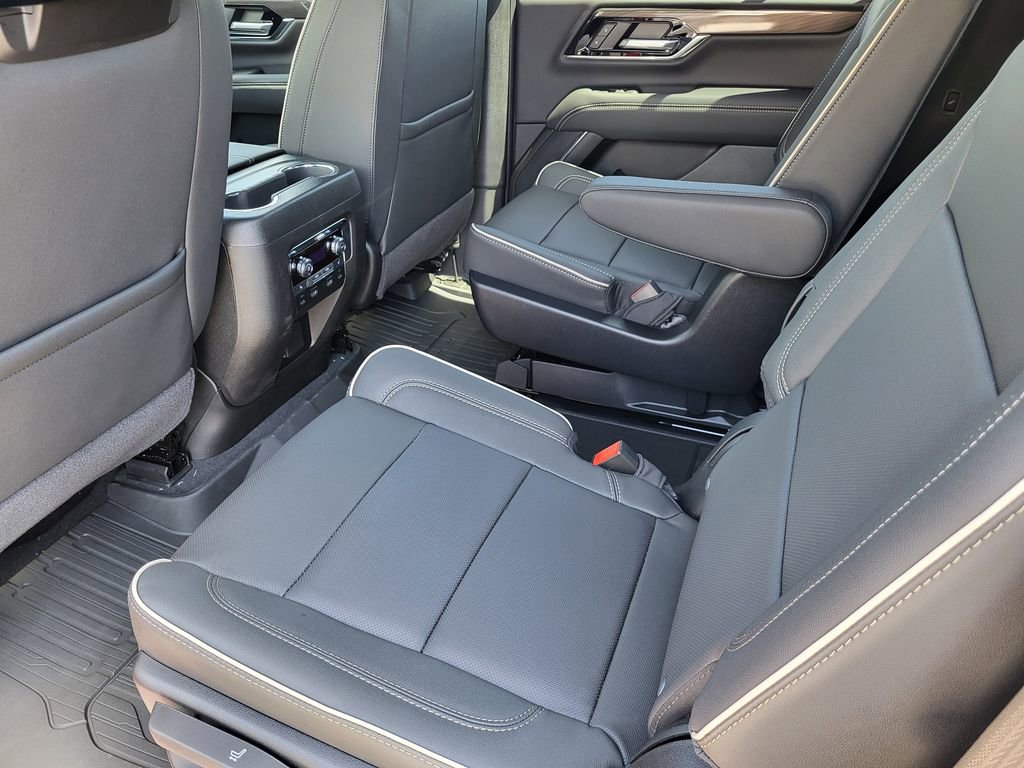 New 2026 GMC Yukon Elevation w/ Elevation Premium Package AWD/4WD image 12