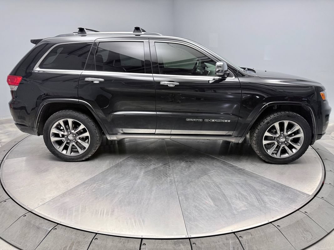 Used 2018 Jeep Grand Cherokee Overland AWD/4WD image 4