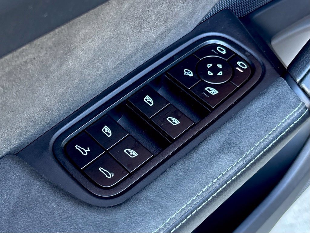 Used 2025 Porsche Cayenne GTS AWD/4WD image 16