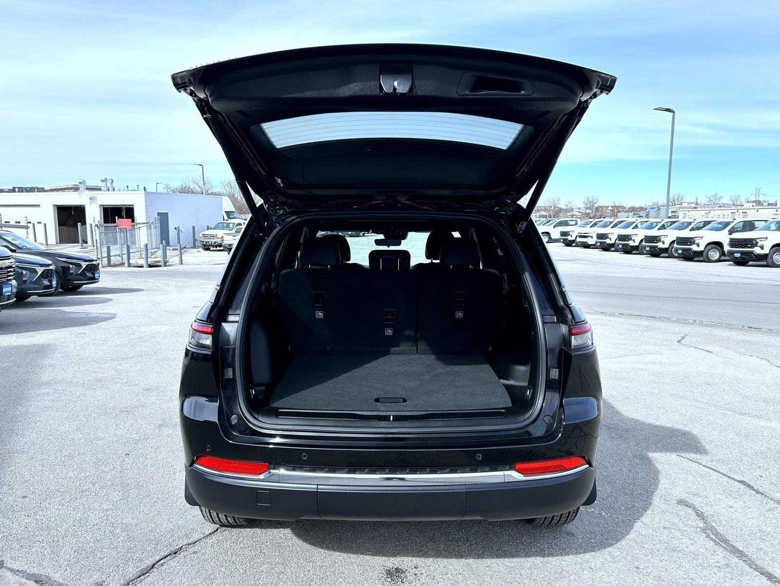 Used 2025 Jeep Grand Cherokee Limited image 21